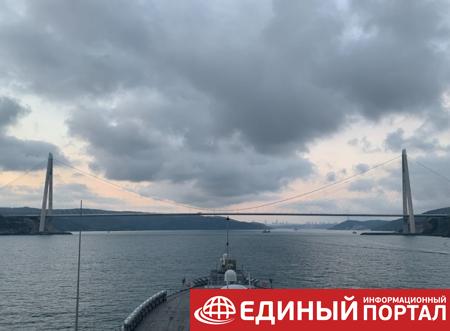 Эсминец США Mount Whitney покидает Черное море после завершения учений