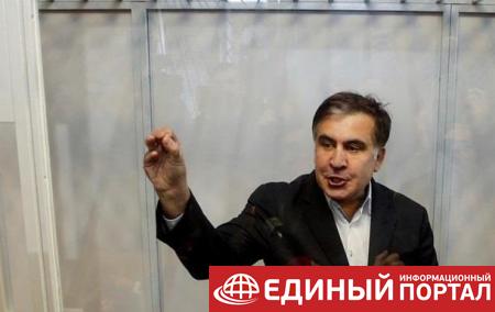Саакашвили вывезли из тюрьмы на вертолете - его мать