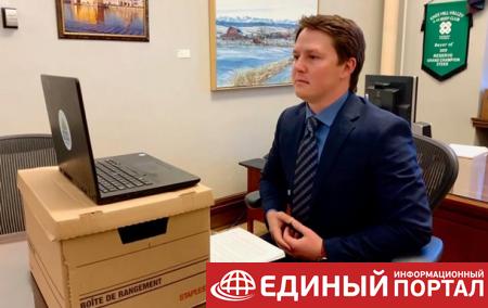 В Канаде министр уволился из-за алкоголизма