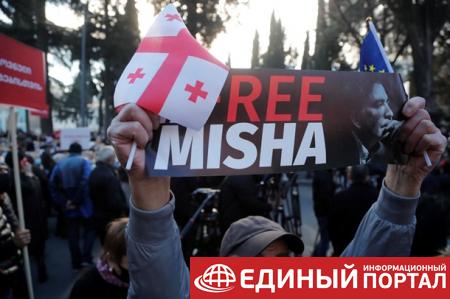 Что будет с Саакашвили? В Грузии продолжается шоу