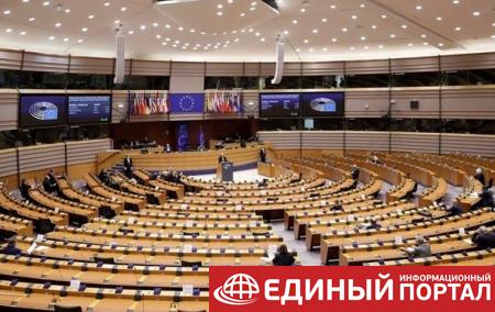 Евродепутаты также требуют участия ЕС в переговорах с РФ