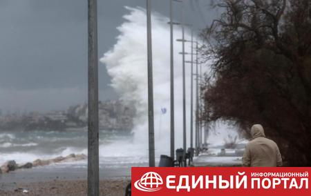 На Балканы обрушилась непогода: на полуострове снегопады и наводнения