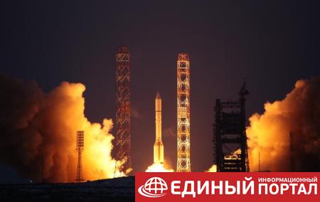 Россия запустила ракету Протон-М со спутниками связи