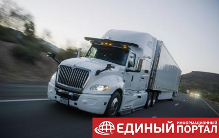 В США успешно испытали самоуправляемый грузовик