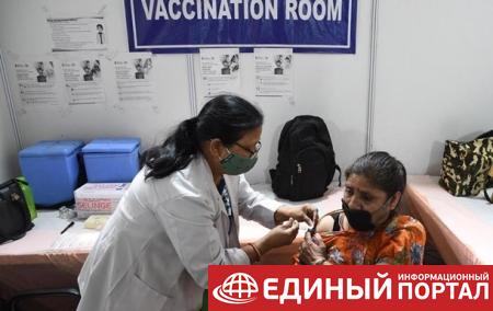 Пакистан начинает COVID-вакцинацию женщин