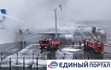 Российский самолет загорелся перед взлетом в Китае