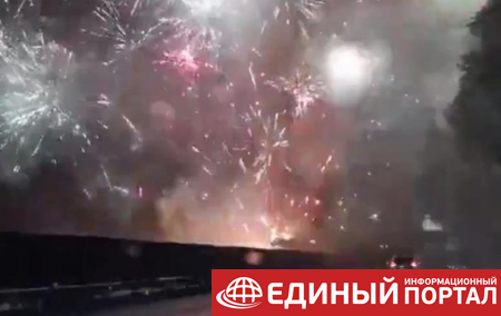 В Китае грузовик с фейерверками попал в ДТП