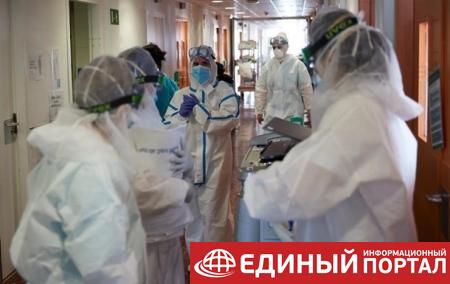 В США COVID-больным медикам разрешили работать