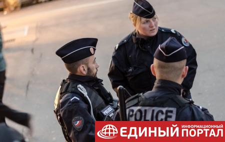 Во Франции в новогоднюю ночь хулиганы сожгли 870 авто