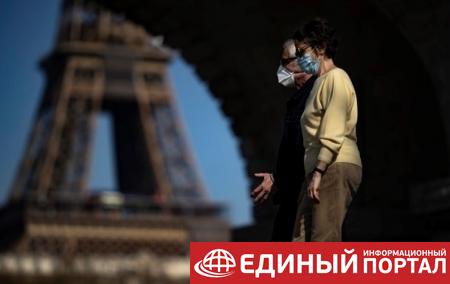 Во Франции вводят вакцинный пропуск