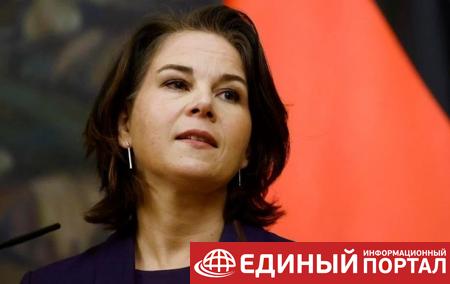 Бербок призвала Путина не играть жизнями людей на Донбассе