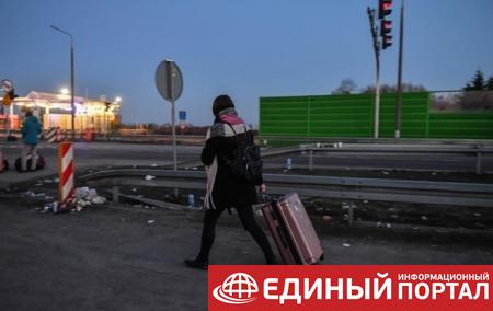 Польша в 2021 году увеличила выдачу виз украинцам почти на треть