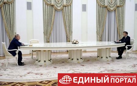 СМИ узнали, как вел себя Путин на встрече с Макроном