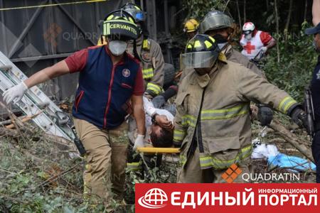В ДТП с автобусом в Мексике погибли восемь человек