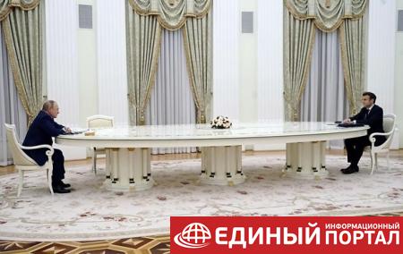В Кремле заявили о конструктивных отношениях Путина и Макрона