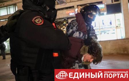 В РФ предложили протестующих отправить служить в "ЛДНР"